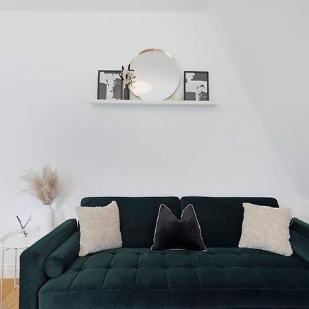Roomy One Bed Loft Apartment Bishop's Strotford Exterior foto