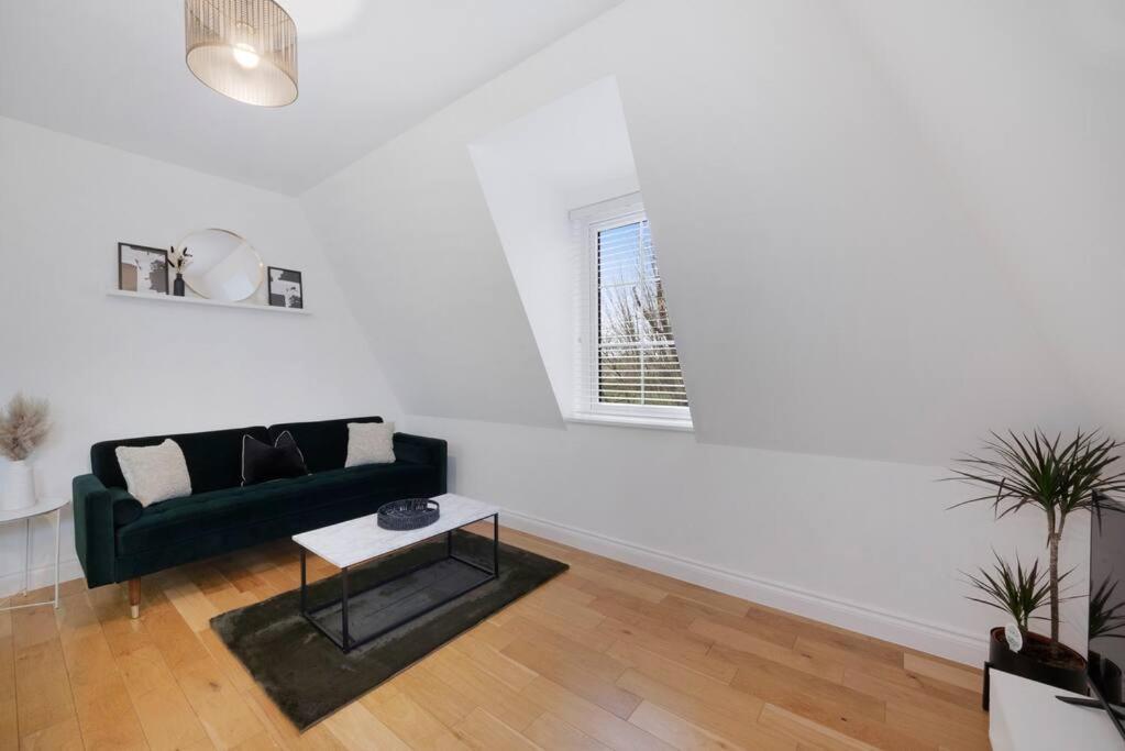 Roomy One Bed Loft Apartment Bishop's Strotford Exterior foto